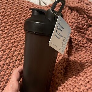 FREE with any purchase Hydro Elements Black Shaker Bottle NWT